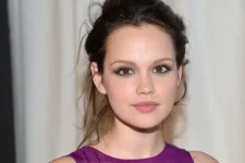 Emilia+Schule+q369ygB33iSm.webp