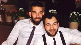 arda-turan-in-kardesi-okan-eskiya-dunyaya-7825686_x_5920_o.webp