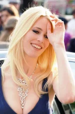 Claudia_Schiffer_Cannes.webp