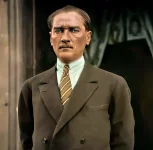Mustafa_Kemal_Atatürk_(renklendirilmiş)_5.jpg
