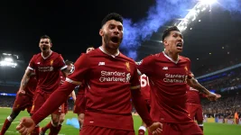 roberto-firmino-alex-oxlade-chamberlain-fc-liverpool-10042018_1td3frrymwn5g1lvsv5ffub2k4.webp