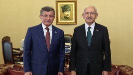 kilicdaroglu-ile-davutoglu-bir-araya-geldi_8901_dhaphoto1.jpg