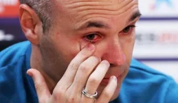 iniesta_gozyaslari_icinde_veda_etti_1524831306_2023.webp iniesta_gozyaslari_icinde_veda_etti_1524831306_2023.webp