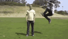 ñol-flying-kick.gif