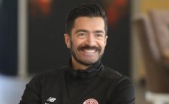 nuri-şahin-akasya-durağı-sinan-komedi-caps-1.jpg