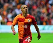 0x0-galatasarayda-maas-krizi-yildiz-oyuncular-isyan-bayragini-cekti-1528142872233.webp