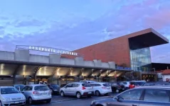 sinistra-italiana_aeroporto-firenze-fratoianni-di-fronte-alle-proteste-di-molti-comuni-govern...webp