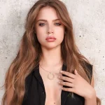 MV5BMTcwNDM4MTY3N15BMl5BanBnXkFtZTgwNzM4NDE4NTE@._V1_.webp