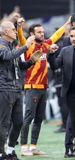 driesmertens_338785410_1284858279054265_1171600857845152397_n.jpg