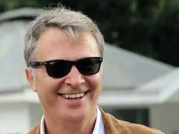 fikret-orman-gunes-gozluk-guluyor.webp