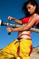 female_firefighters_01.webp
