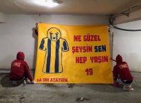 GKlwq82WIAE82X6.jpg