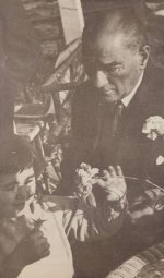 14 Fotoğrafla Türk Çocuğunun En Büyük Dostu Atatürk.jpeg