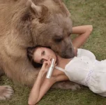 DnefZCNXgAEClRG.webp
