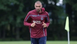 trabzonsporda_burak_yilmaz_depremi_1531651095_5447.webp trabzonsporda_burak_yilmaz_depremi_1531651095_5447.webp