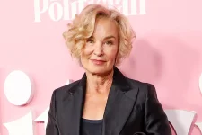 jessica-lange-considering-retirement-100623-b58da34899c643f78ff95fafb42613f9.webp