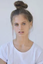 Sara-Vidal-4-423x635.webp