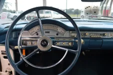 1958-Ford-Fairlane-Retractable-white-23-1280x853.webp
