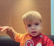 HRi6s2FbkAAcJin.webp