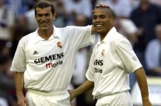 Zidane_felicita_Ronaldo_gol.webp