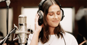 NaomiScott2.gif NaomiScott2.gif