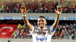 eto-o-bir-gol-daha-atarsa-tacsiz-kral-metin-o-7964765_x_o%20(1).webp