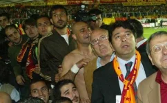BkA1ae5CAAA3SDr.webp