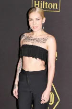 Skylar-Grey:-2017-Billboard-Power-100-Celebration--19-662x993.webp