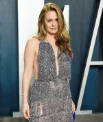 Alicia-Silverstone-Wasnt-Happy-With-Filming-Experience-on-Batman-and-Robin.webp