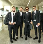 0x0-arda-gazeteciye-saldirirken-burak-yilmaz-ve-caner-1496736427290.webp