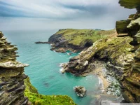 beach_tintagel_castle_cornwall_english_united_kingdom-wallpaper-1680x1260.webp